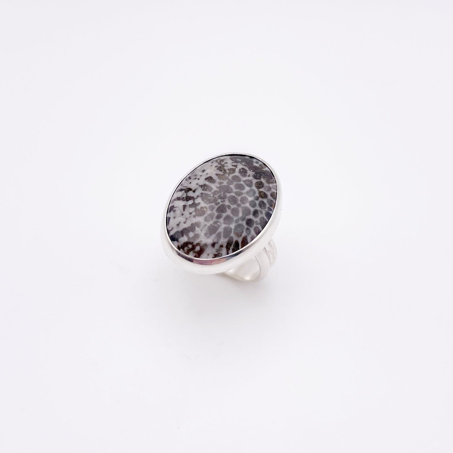 Stingray Coral Fossil Oval Ring No. 01 | Size 6.5