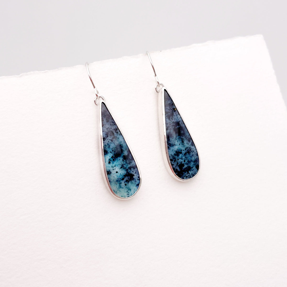 Gem Silica Dangle Earring No. 03