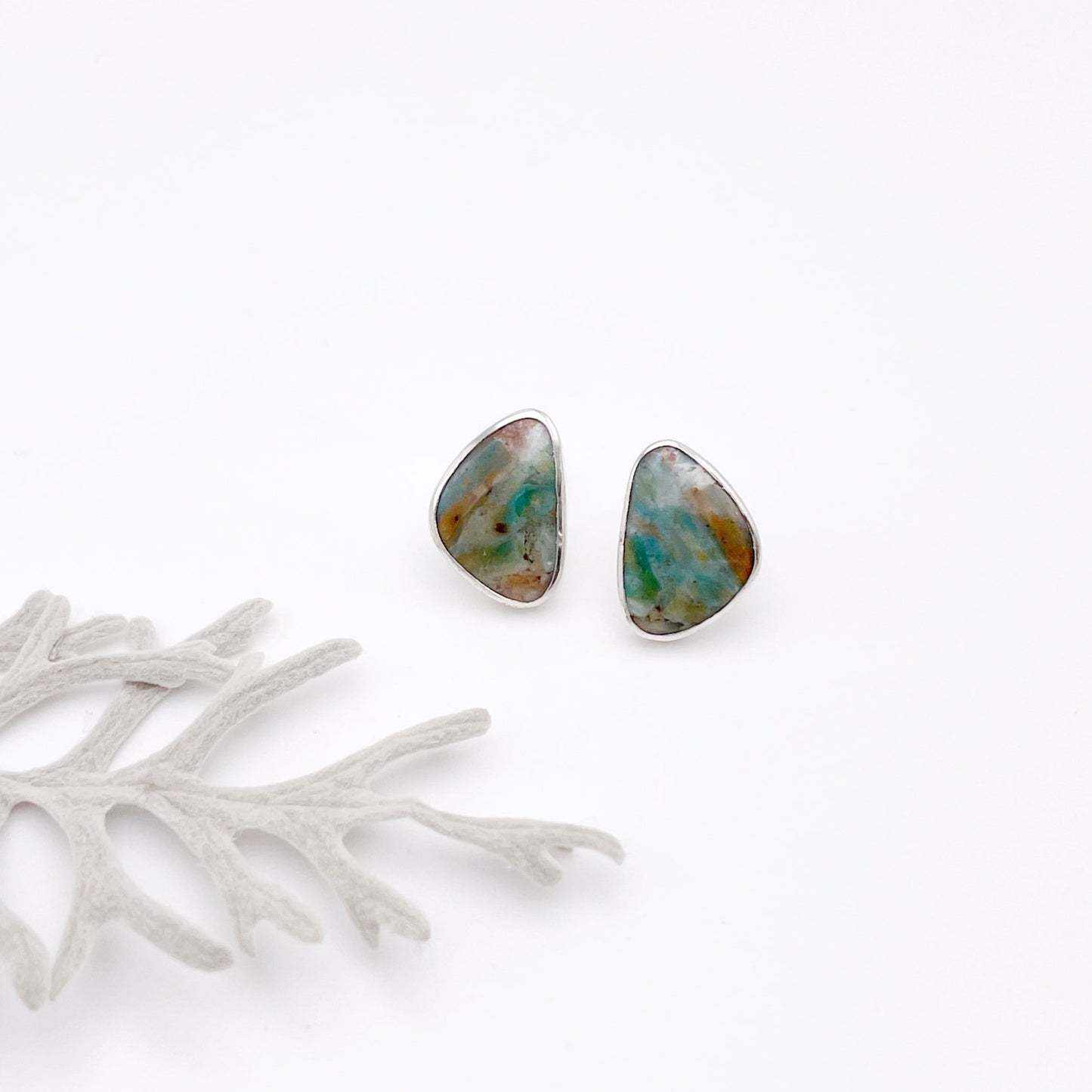 Peruvian Opal Stud Earring No. 08