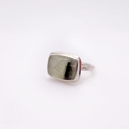 Prehnite Tiny Rectangle Ring No. 01 | Size 5