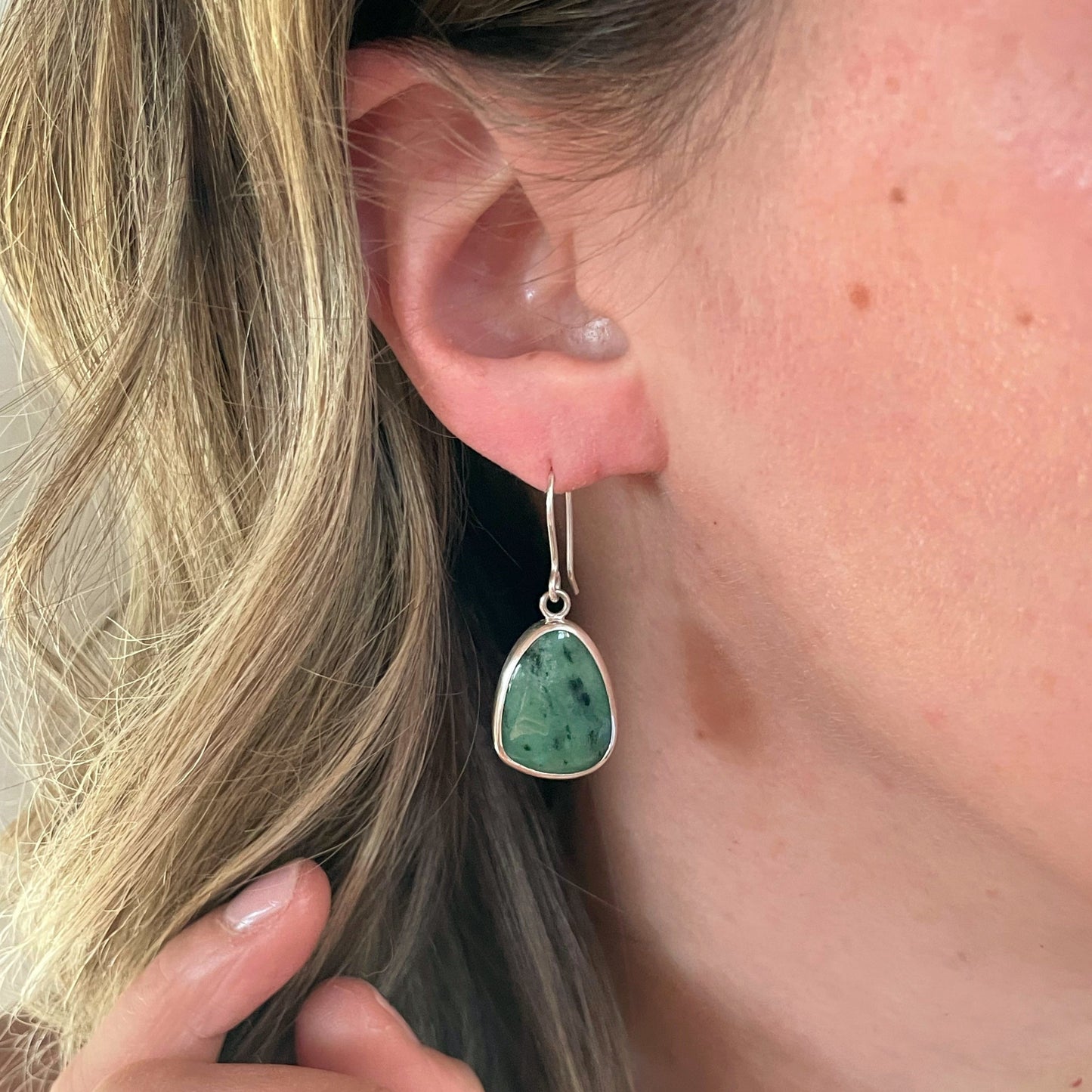 Zoisite Dangle Earring No. 01